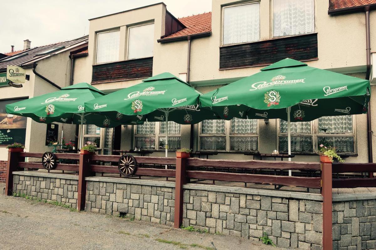 Penzion a restaurace U jezírka Hrimezdice Exterior foto